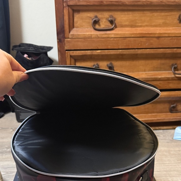 Glamlite Ghostface Collab Makeup Bag Holligram Crossbody - Picture 6 of 11